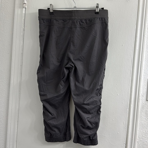 NORTH FACE Girls Jogger Pants XL (18) in gray Ruched Cropped Pull On Outdoor - Picture 4 of 6